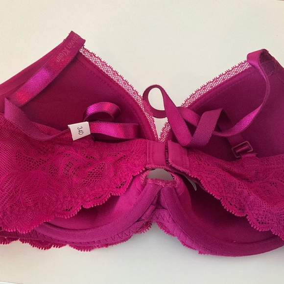 Brand new with tags Calvin Klein Bra - 34D - Picture 2 of 5